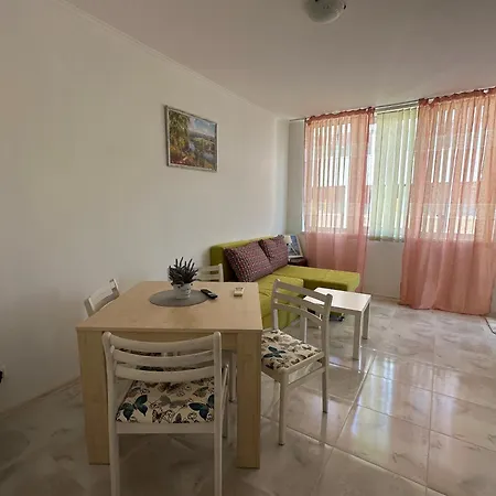 아파트 Oazis 라브다