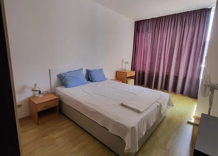 Oazis アパート ラヴダ